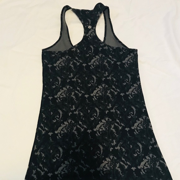 ♥️HP🎉  Lululemon Workout Tank - Picture 2 of 3